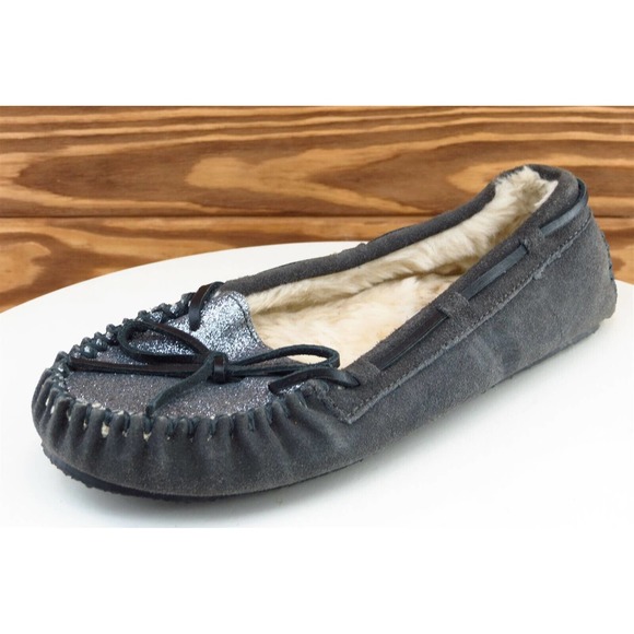 Minnetonka Sz‎ 6 M Gray Moccasin Leather Women Slippers 40181 - Picture 1 of 7